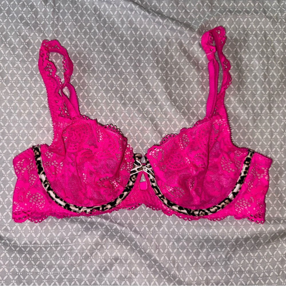 34C Victoria’s Secret Unlined Demi Bra